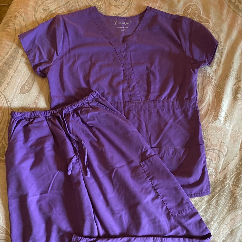 Scrub set